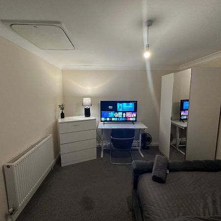 Relaxing Double Rooms In A Beautiful House ايبسويتش المظهر الخارجي الصورة